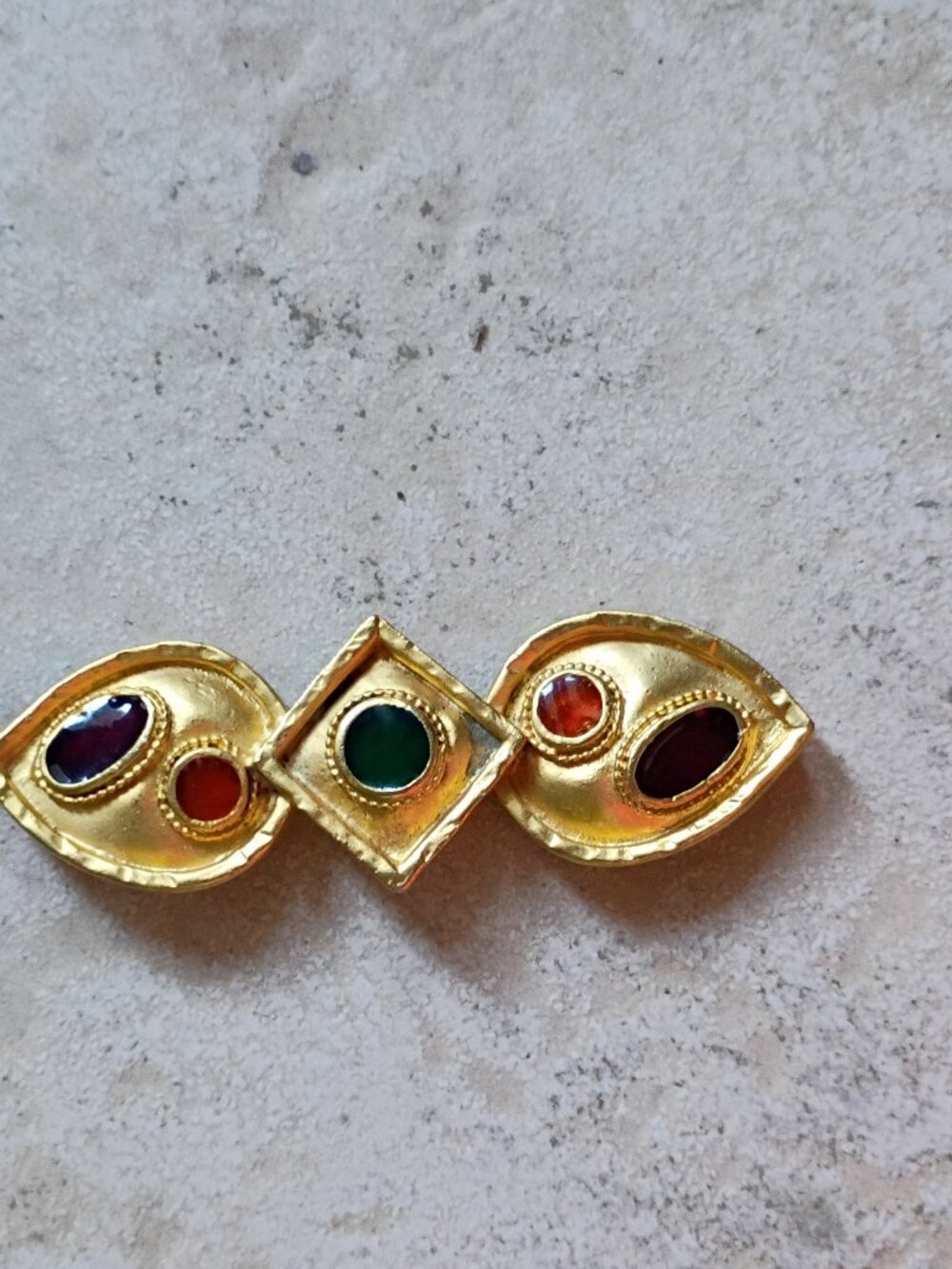 Carolee signed gripoix cabochon gold tone brooch